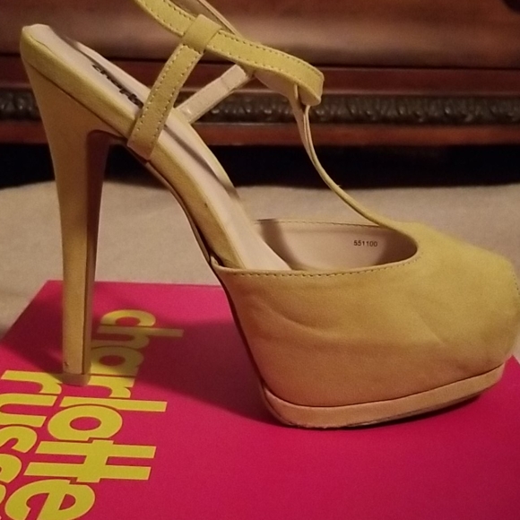 Heels - Picture 5 of 7